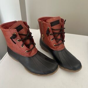 Ladies sperry boots